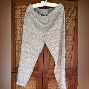 Lucky Brand joggers in shades of gray with slash pockets. Size M.